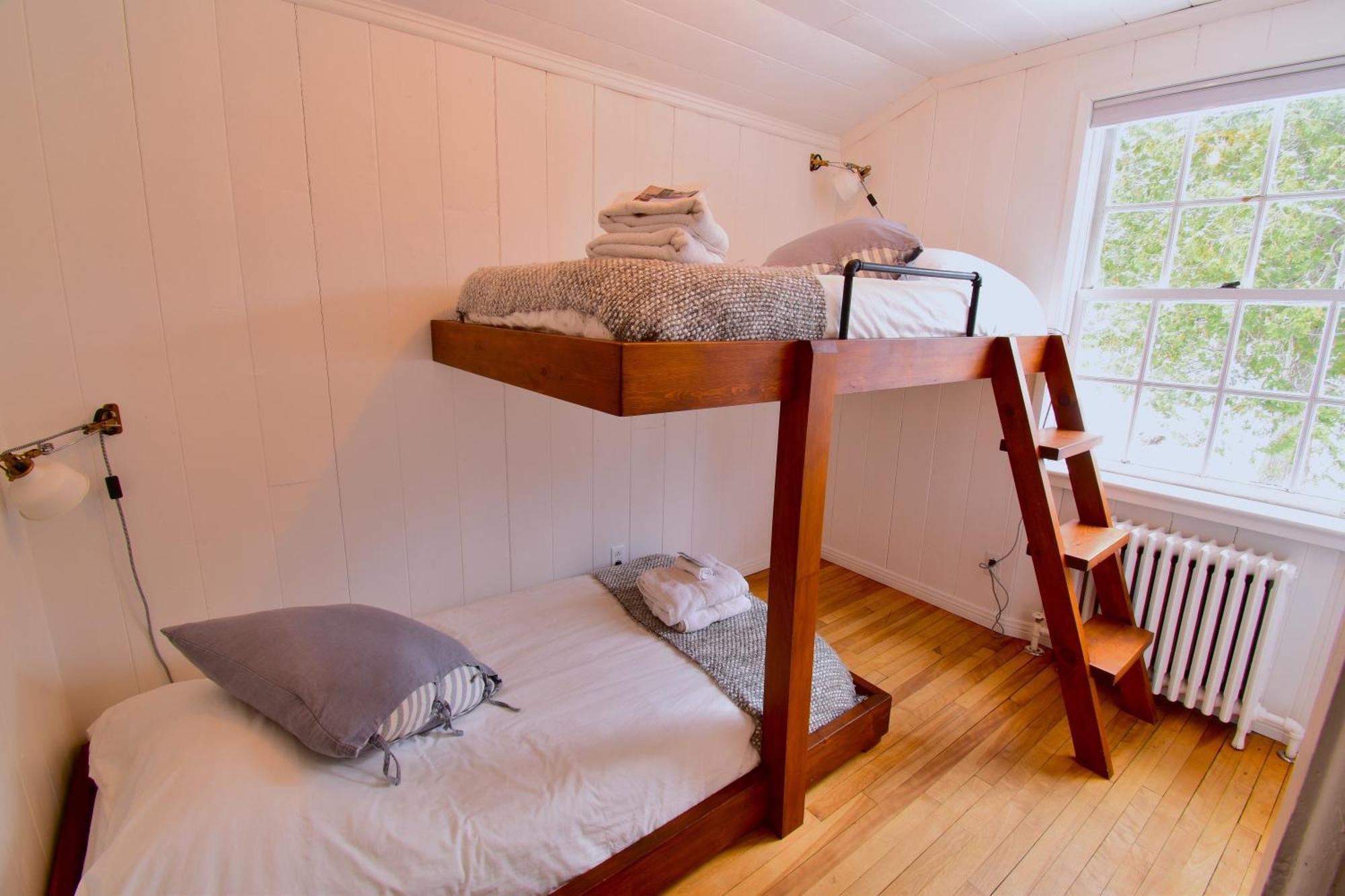 Le Partage Lodge: Destination Plein Air Et Sociale Val-Morin Bagian luar foto
