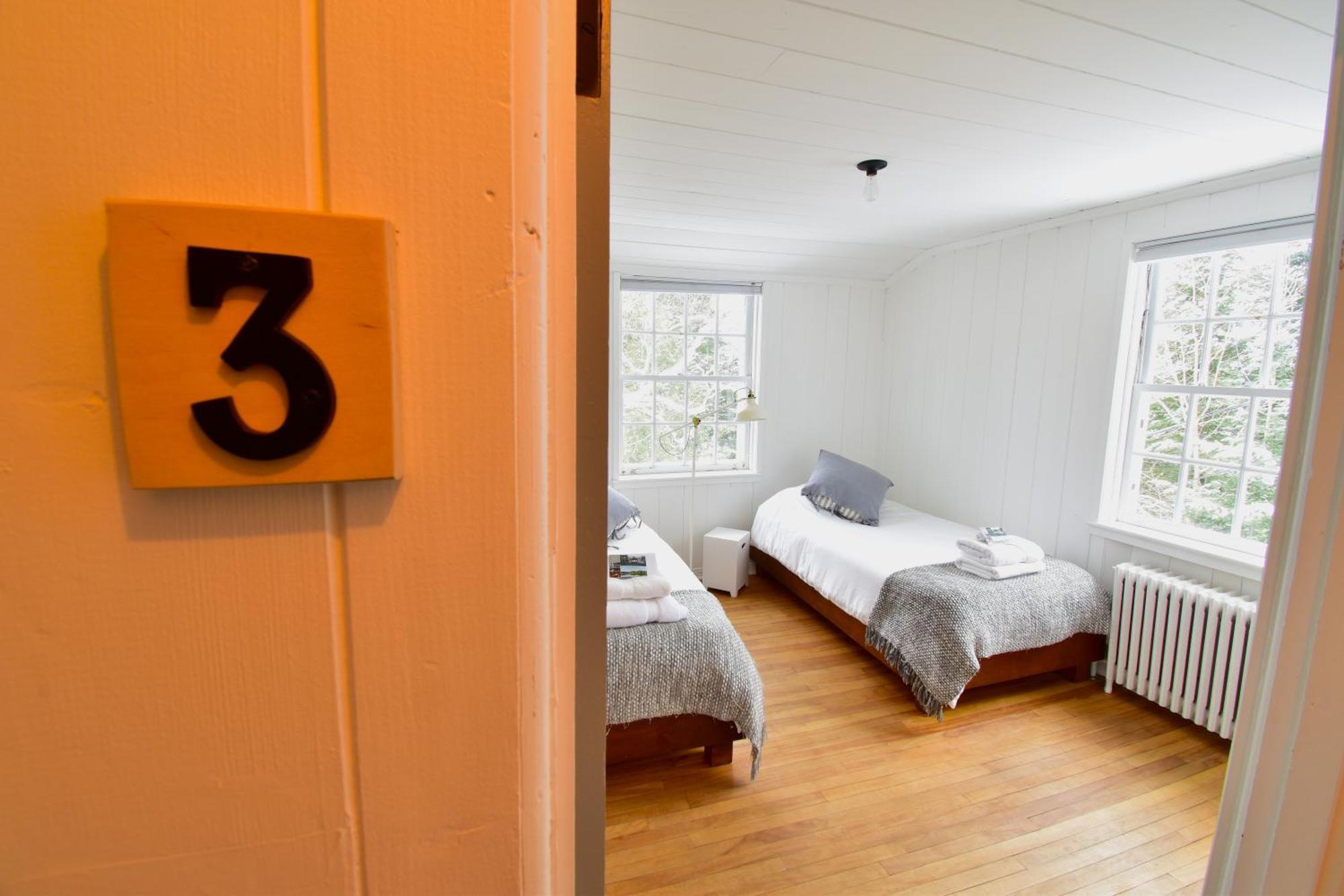 Le Partage Lodge: Destination Plein Air Et Sociale Val-Morin Bagian luar foto