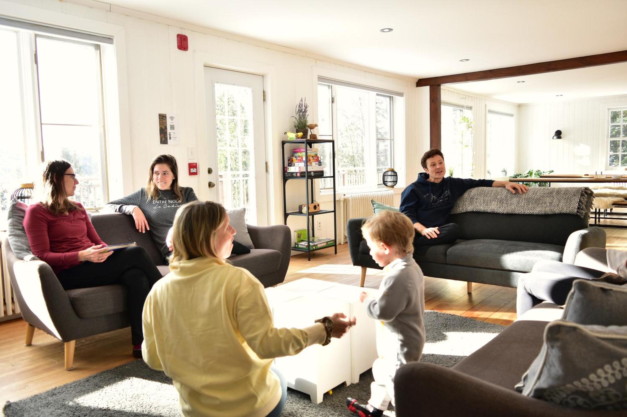 Le Partage Lodge: Destination Plein Air Et Sociale Val-Morin Bagian luar foto