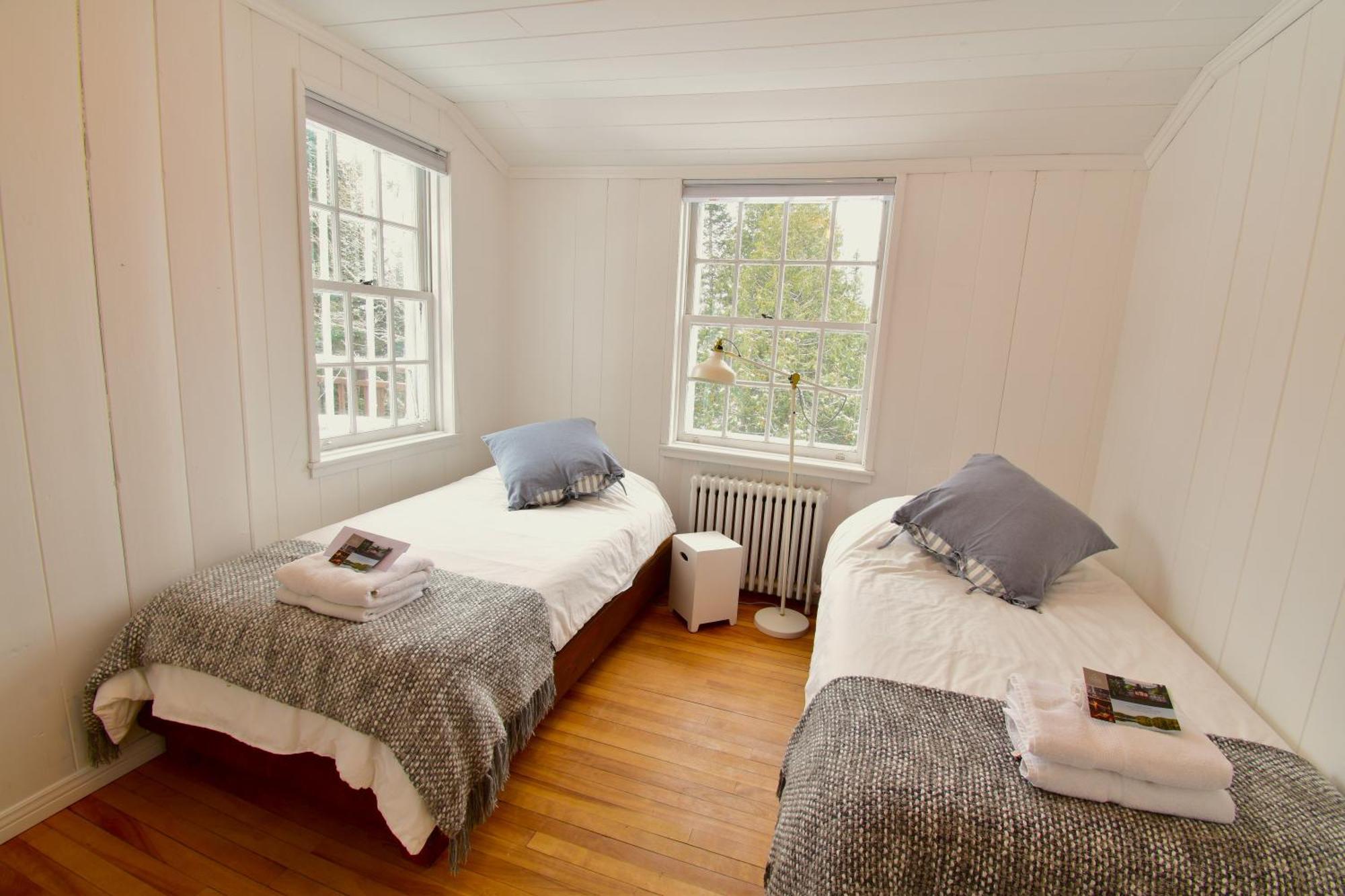 Le Partage Lodge: Destination Plein Air Et Sociale Val-Morin Bagian luar foto