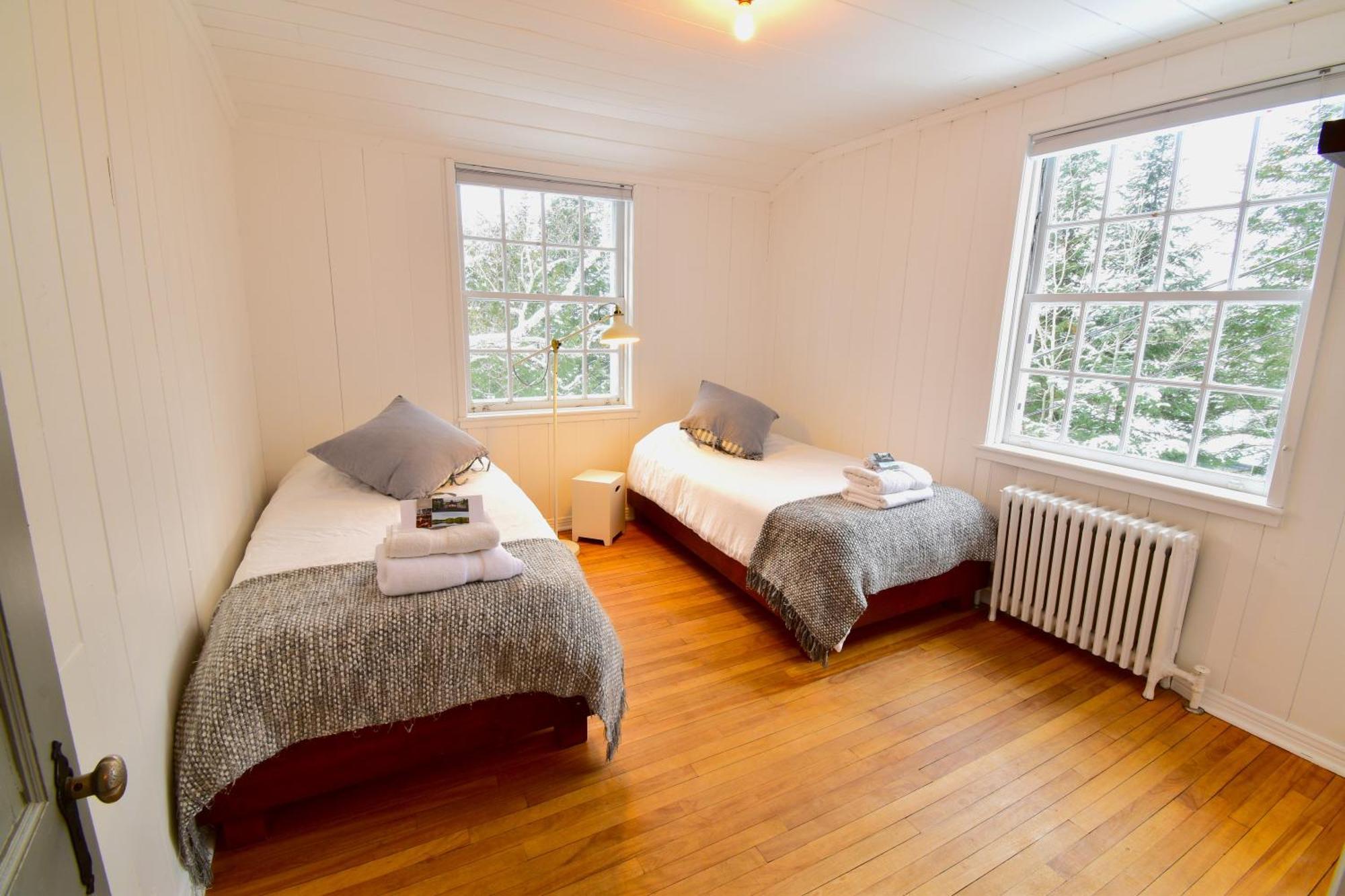 Le Partage Lodge: Destination Plein Air Et Sociale Val-Morin Bagian luar foto