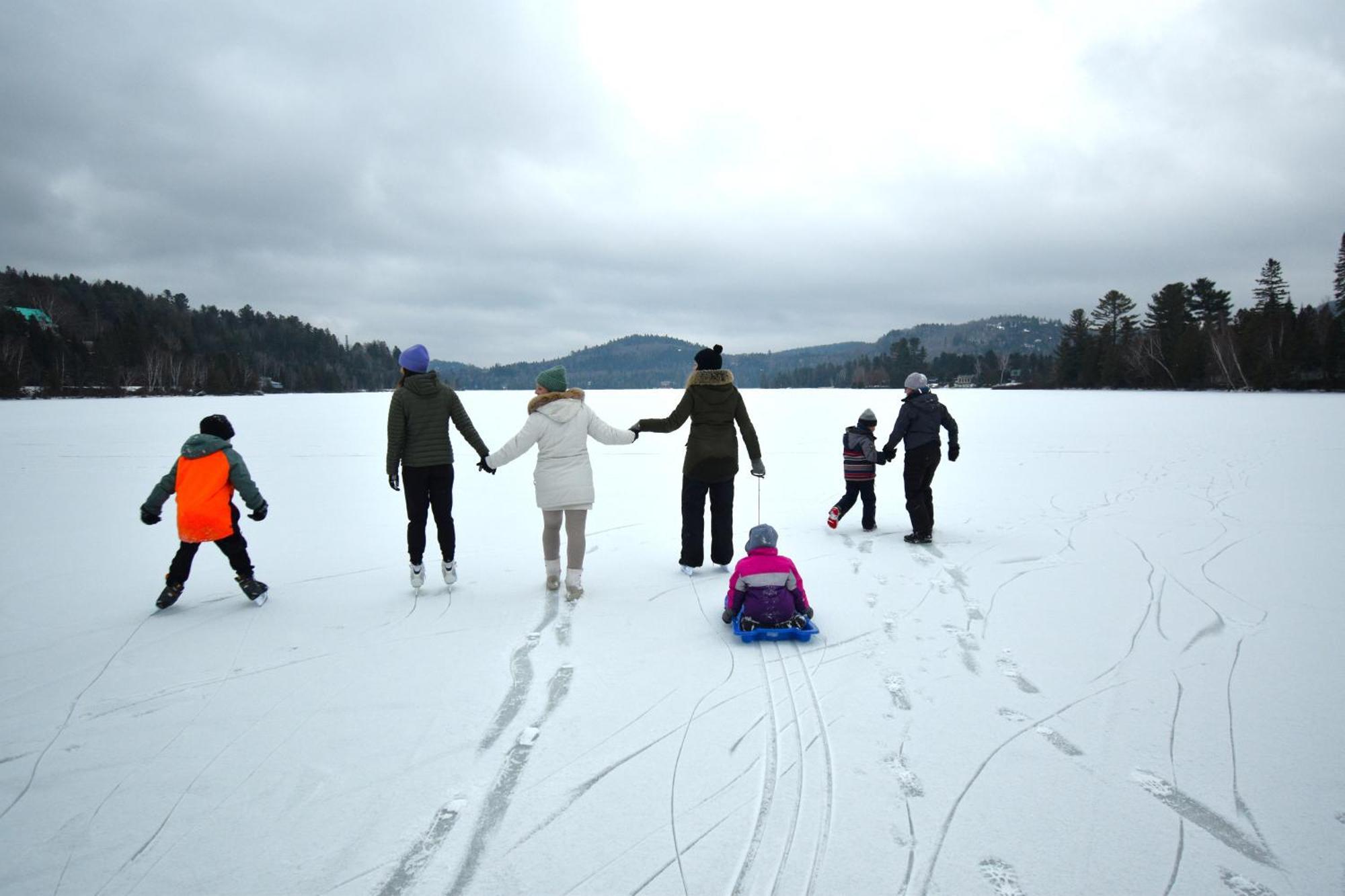 Le Partage Lodge: Destination Plein Air Et Sociale Val-Morin Bagian luar foto